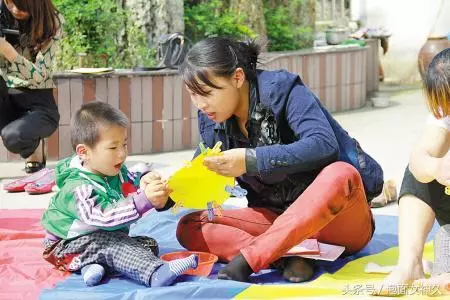 兒媳每月給婆婆300元生活費,五年後婆婆哭著說別再可憐我了