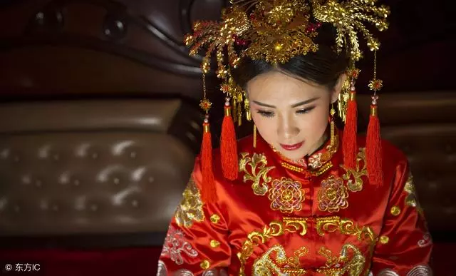 為了送弟出國,父母為得百萬彩禮讓我嫁給離異男,結婚後我卻笑了