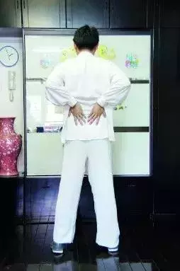 教你一招少林武功,防治頸腰椎病
