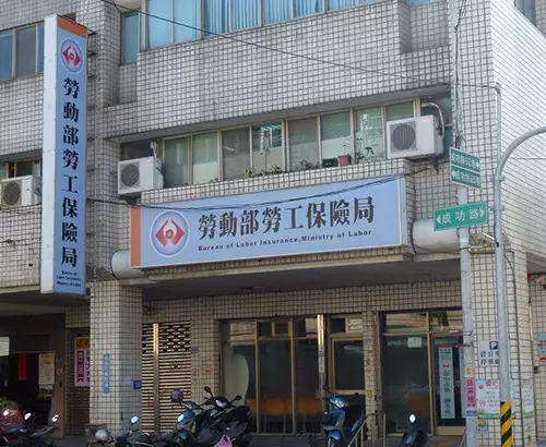 「我要幾歲才能領勞保年金?」規則變化霧煞煞! 「一張表告訴你」不用再算了