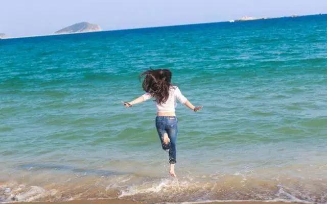 女子偷戶口本和窮男友領了證,母親氣的斷了關係,孩子出生後愣了