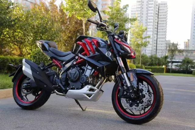 鍵盤說車:「表兄弟」之爭,無極500R和摩瑞500!