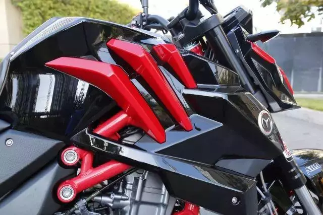 鍵盤說車:「表兄弟」之爭,無極500R和摩瑞500!