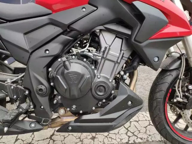 鍵盤說車:「表兄弟」之爭,無極500R和摩瑞500!