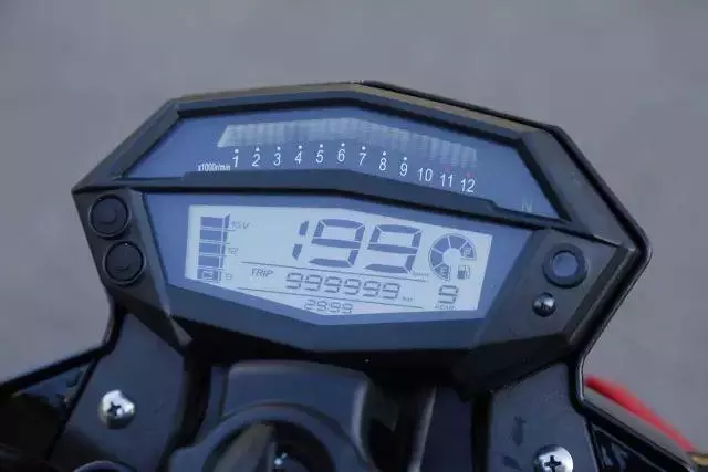 鍵盤說車:「表兄弟」之爭,無極500R和摩瑞500!