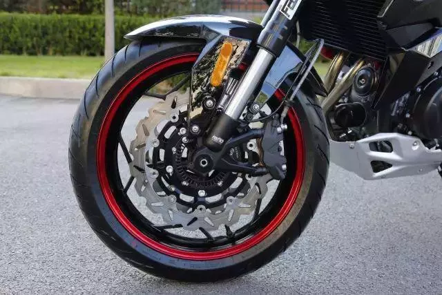 鍵盤說車:「表兄弟」之爭,無極500R和摩瑞500!