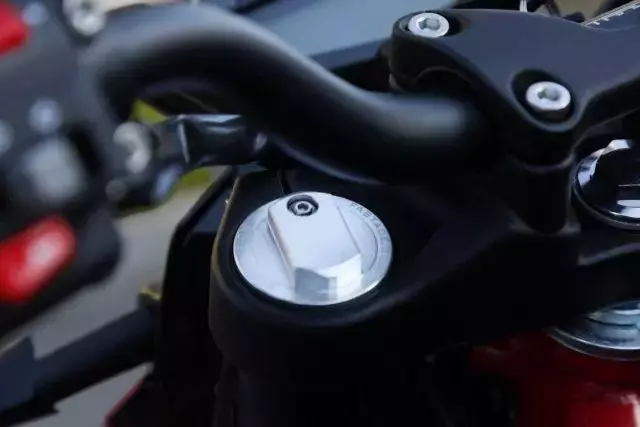 鍵盤說車:「表兄弟」之爭,無極500R和摩瑞500!