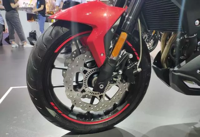 鍵盤說車:「表兄弟」之爭,無極500R和摩瑞500!