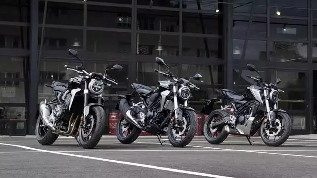 本田中量級四缸復古新車，法國巴黎車展首發