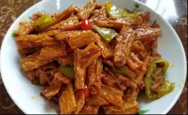 腐竹的這個做法太好了,味道香濃,得多做些米飯,要不不夠吃