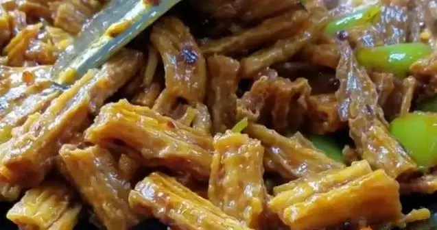 腐竹的這個做法太好了,味道香濃,得多做些米飯,要不不夠吃