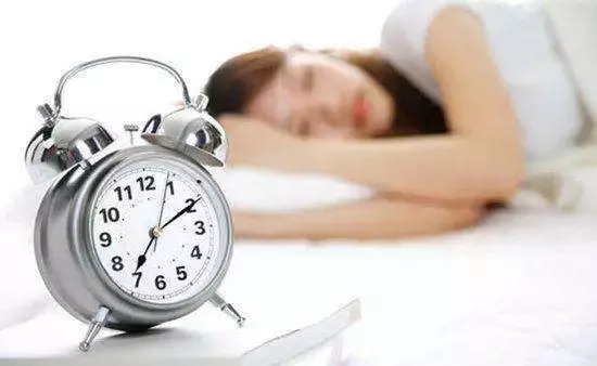 【健康】都說熬夜危害大,但幾點睡覺才算熬夜?--微信-人民日報--微信公眾號--版權渠道--首頁