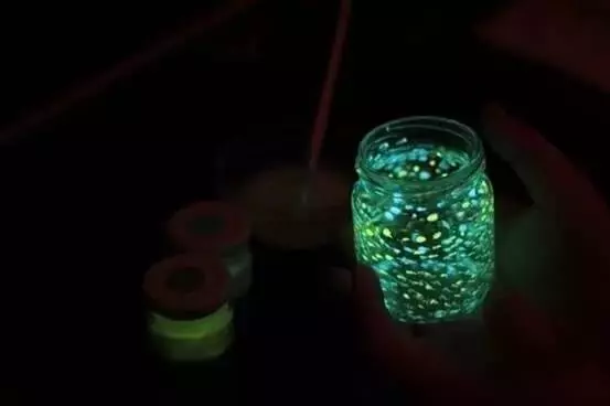 用完的玻璃瓶不要丟,這樣利用,簡直太美了,有木有……