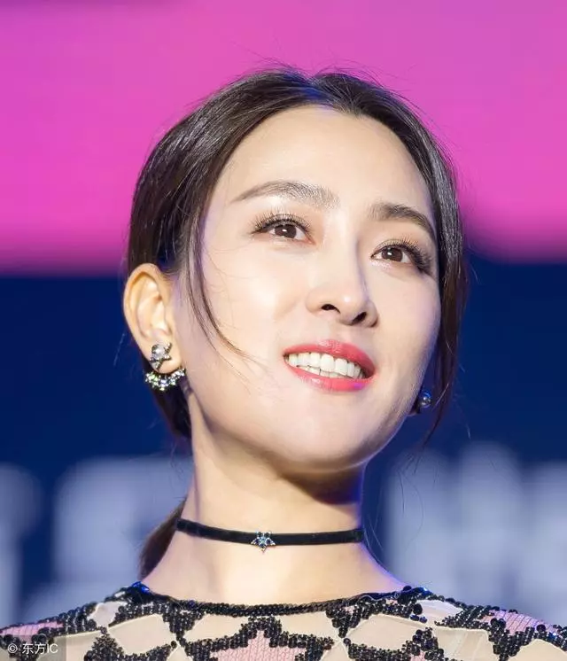 娛樂圈潔癖最嚴重的八位明星,家裡沙發不讓坐,一天刷八次牙