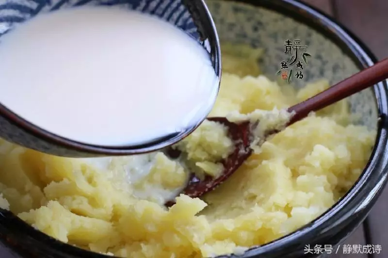 大人小孩搶著吃! 好吃到停不了口的「雞汁馬鈴薯泥」