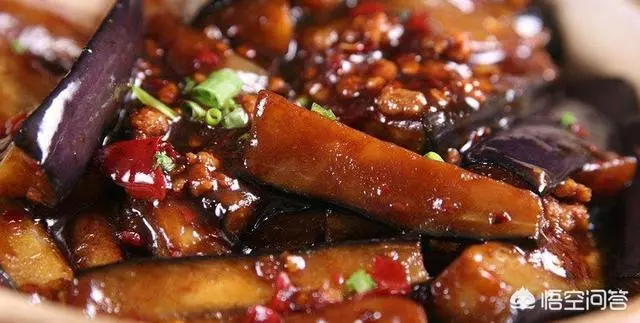 茄子煲如何做?茄子煲,是一道家常菜,美味又下飯