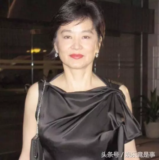 斯琴高娃老了,趙雅芝老了,林青霞也老了,而她73歲卻像30歲!