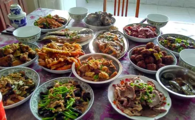 小姑子懷孕後,嫂子頓頓大魚大肉伺候,孩子出生後,小姑子急了眼