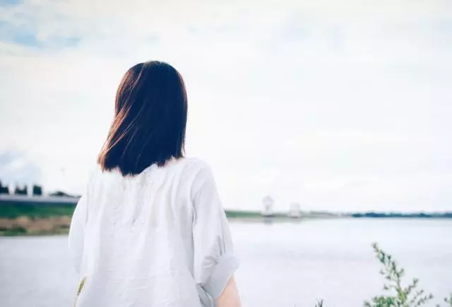 小姑子帶男友回家吃飯,老公說出她男友身份,繼母怒火攻心!