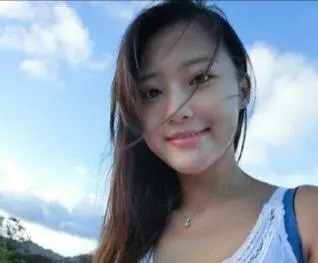 單身漢收留門前流浪的痴傻老人,一個月後老人讓他娶了個美麗嬌妻