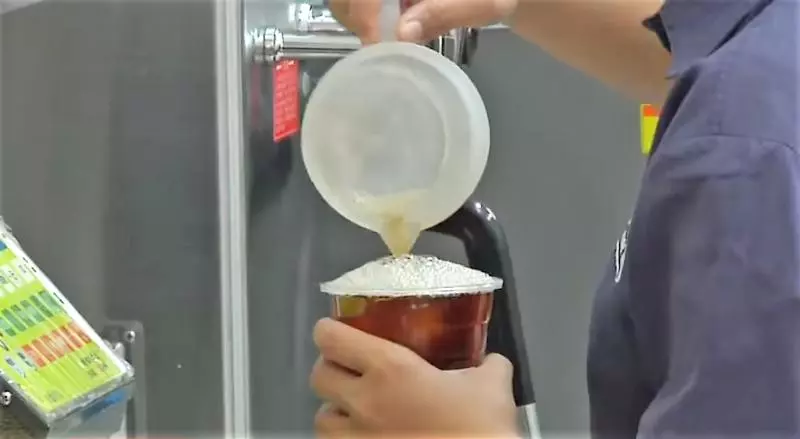 標榜100%新鮮水果,卻被離職員工爆料「都是果漿調的」!食安處:若涉食安法,最高罰400萬!