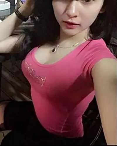 穆斯林女教師手機被偷,私密自拍照片被學生曝光!不知道宗教看到怎麼想