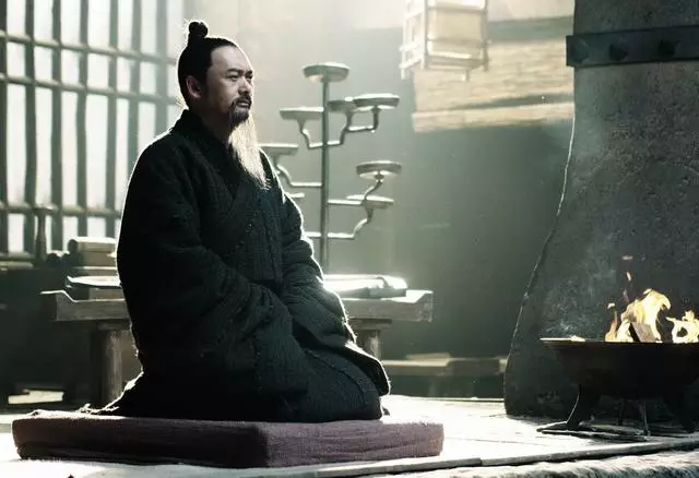 佘詩曼素顏回老家被偶遇,沒想到路人拍的照片瞬間變成這樣,網友:港姐果然不是假的…