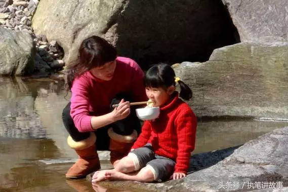 女孩找尋失散弟弟路上撿回一女嬰,多年後女嬰竟讓她姐弟意外重逢