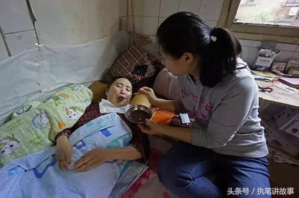 丈夫去世後留下幼子和癱瘓的婆婆,女子卻拒絕改嫁,原因讓人淚崩