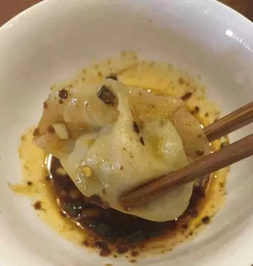 自從學了這個「餃子餡」秘方後,家人每次都誇我包的餃子好吃!一上桌就被搶光!