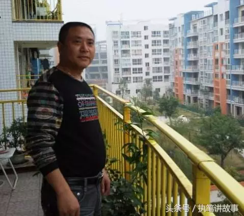 老人癱瘓後三個兒子都拒絕贍養,幸虧了當年那個瞧不起的窮女婿