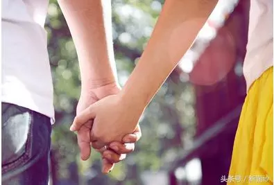 妹妹不聽勸執意結婚,哥哥追到民政局,給她看聊天記錄,悔不當初