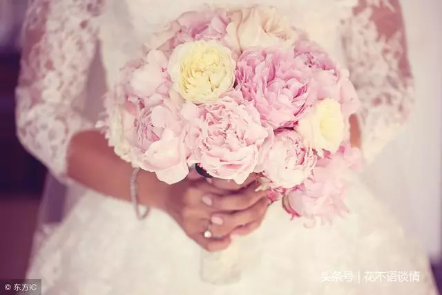弟弟和小舅子一前一後結婚,紅包都送兩千,收到信息,他把婚離了