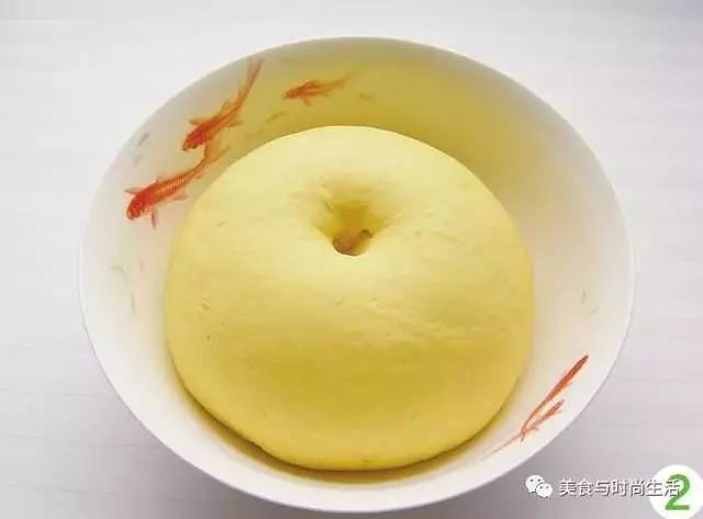 椰蓉南瓜饅頭,南瓜的清甜加上椰蓉的淡淡清香,這樣做出來的饅頭全家都愛吃
