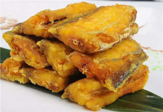 這樣炸出的帶魚,香酥可口,做法卻很簡單,可以試試