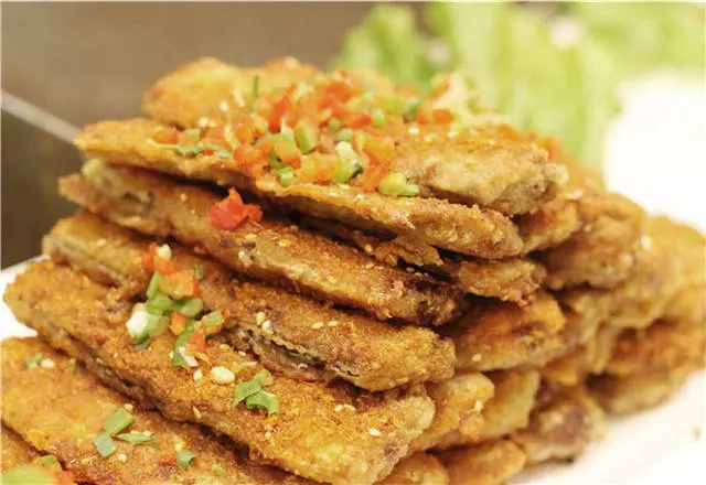 這樣炸出的帶魚,香酥可口,做法卻很簡單,可以試試
