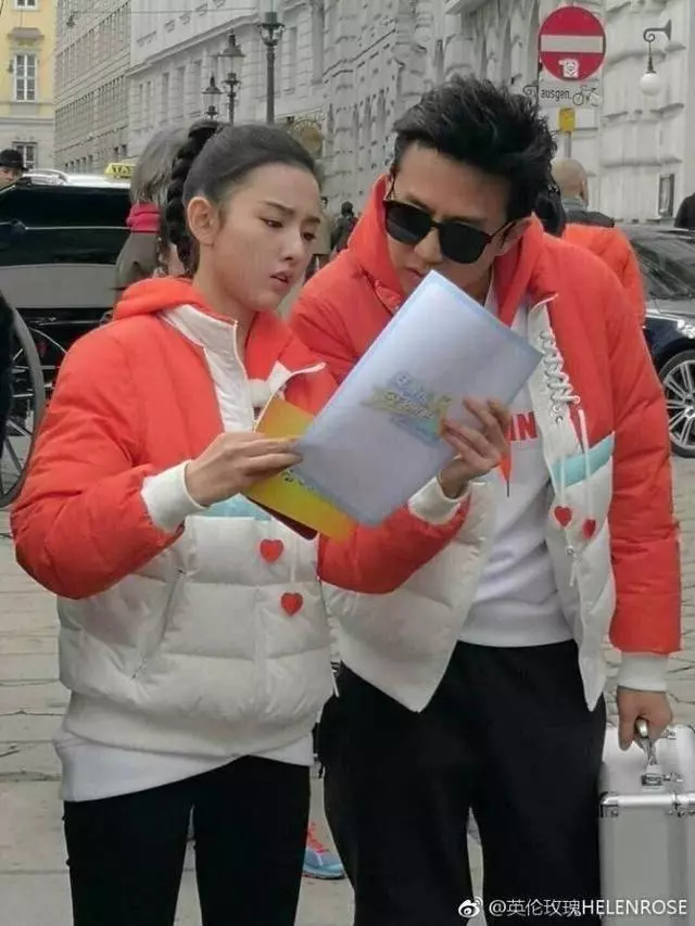 能讓整個娛樂圈都在等她長大,如今長大了,網友:美的不敢直視咩!