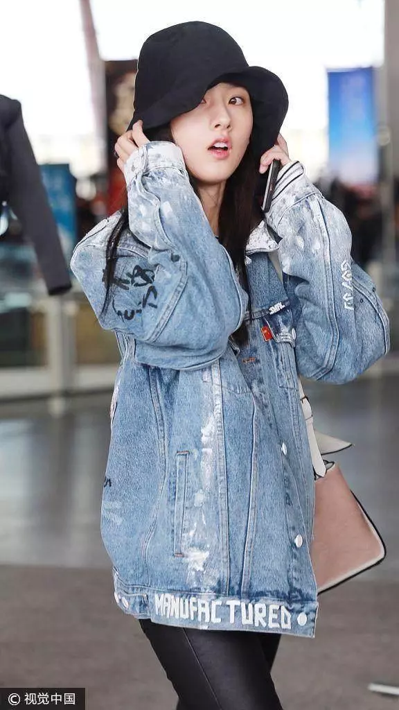 能讓整個娛樂圈都在等她長大,如今長大了,網友:美的不敢直視咩!