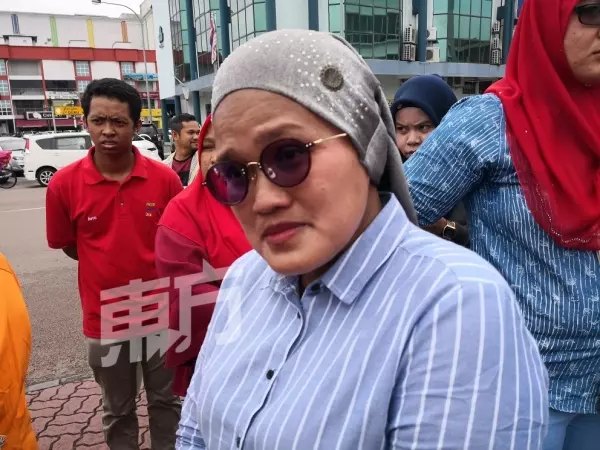 遭瓷磚製造商Guocera裁退 約30員工抗議無預警裁員 | 東方網 | 馬來西亞東方日報