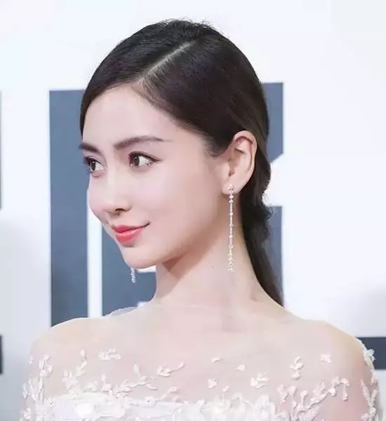 結婚第二天,婆婆讓我簽協議,看到內容後我選擇了離婚