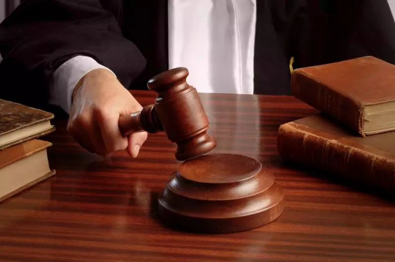 女兒被霸凌長達2年甚至曾被群毆,校方無動於衷讓母親氣爆!她「以牙還牙」將霸凌者打到住院!