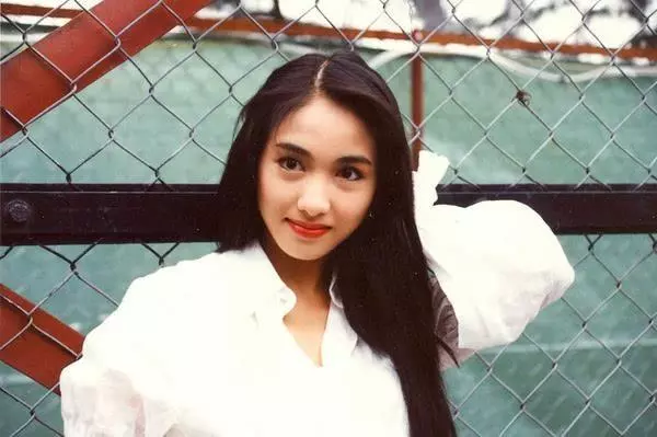 張國榮唯一的正牌女友,曾因風流前夫自殺,如今面目全非!