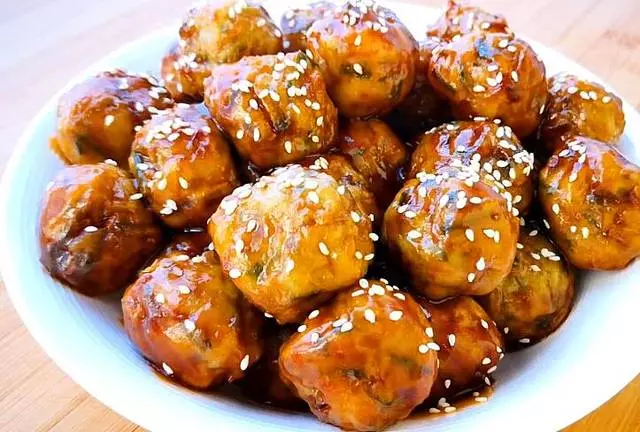 2個蘿蔔,一碗米飯,不用一滴水,教你做營養又美味的蘿蔔丸子~
