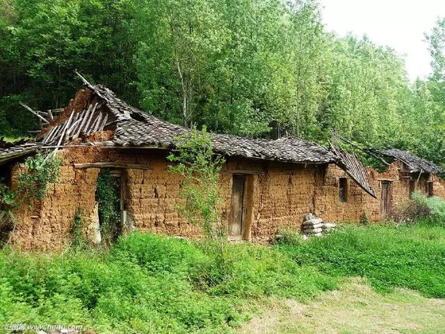 離婚一年後在街上碰見前夫帶著兒子,兒子抱住我喊了一聲媽媽,我大哭!