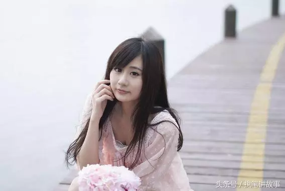丈夫去世後她被婆婆怒趕走,她再婚那天,婆婆帶來厚禮才得知真相