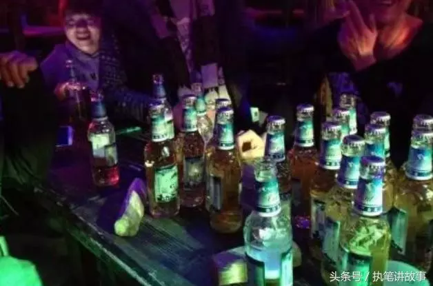 丈夫去世後她被婆婆怒趕走,她再婚那天,婆婆帶來厚禮才得知真相