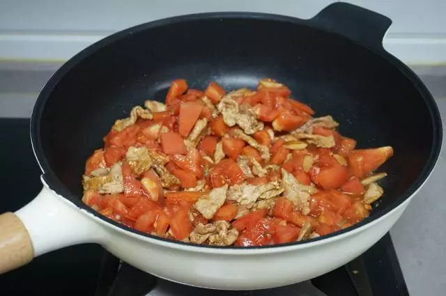晚餐吃飽吃好還不長肉,你試試這熗鍋米粉,胃暖身暖再也不怕冷!