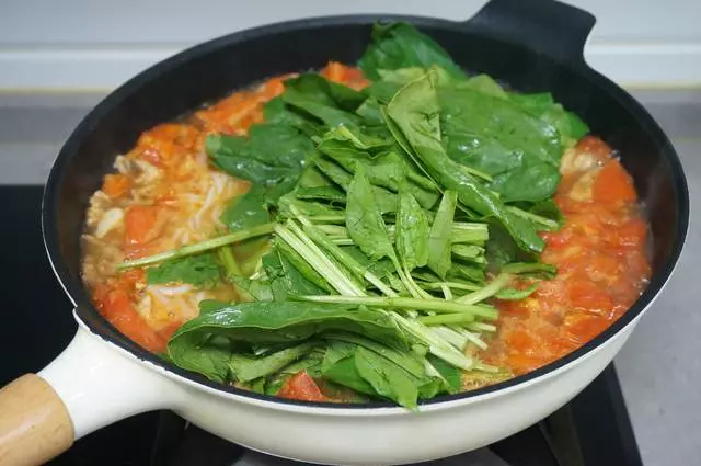 晚餐吃飽吃好還不長肉,你試試這熗鍋米粉,胃暖身暖再也不怕冷!