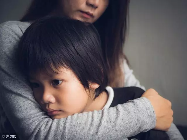 母親坐月子時失蹤,女兒找了19年,婚禮上奶奶卻說她一直住附近