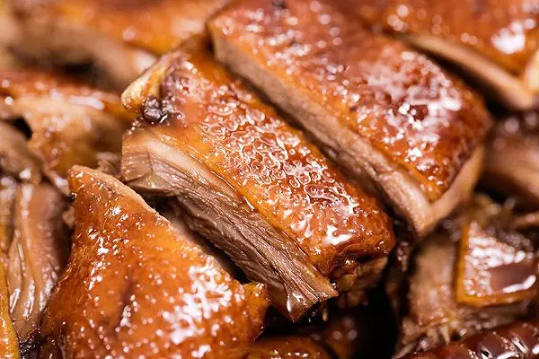 走紅多年的家傳鴨子做法大公開——秘制【冰糖醬鴨】的做法